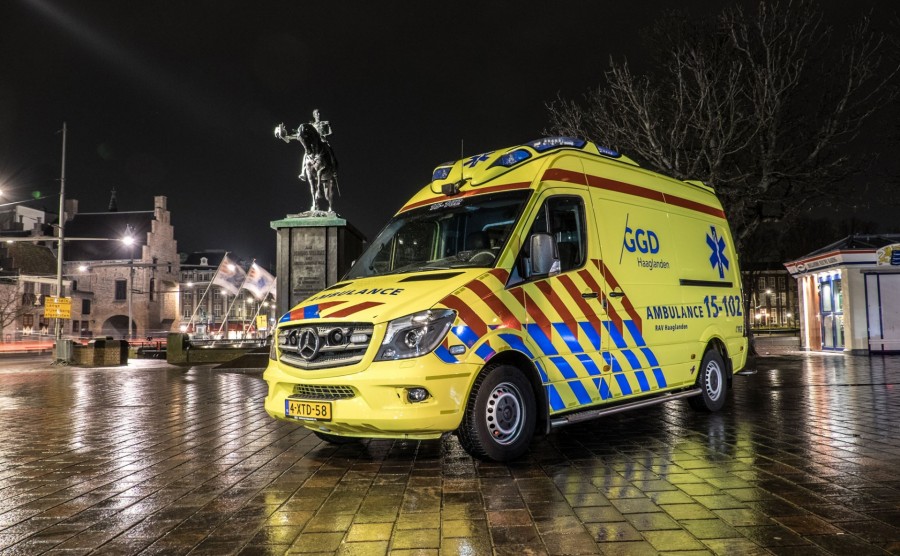 Ambulance GGD Haaglanden bij Hofvijver